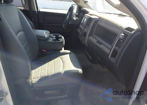 2020 Ram 1500 Classic Tradesman 4X4 6'4 Box z USA, uszkodzony, nr VIN 1C6RR7FG8LS150786